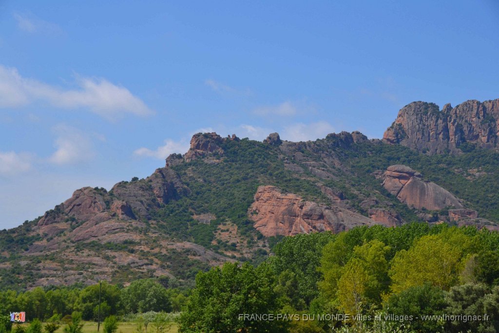 Lac Arena 16 juin 2013 10.jpg - Le rocher de Roquebrune sur Argens. 16 juin 2013